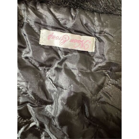 Black vest size small - Picture 3 of 11